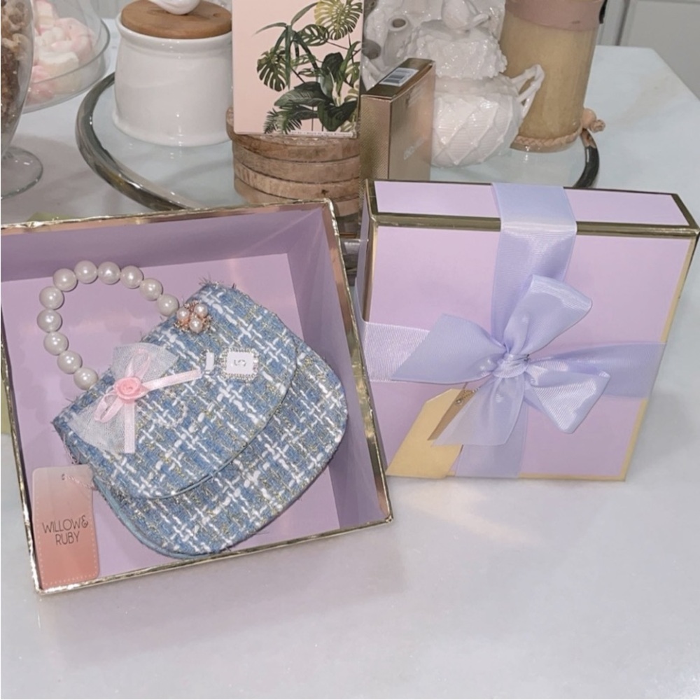 Children’s bag with gift box